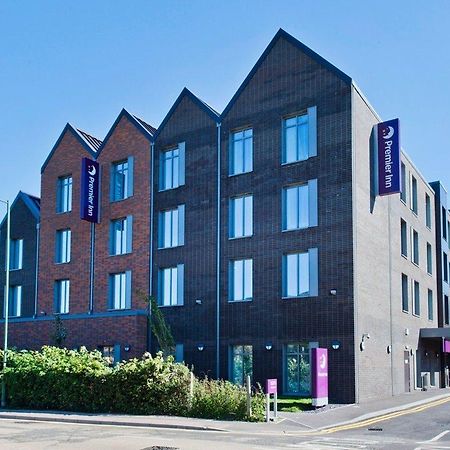 Premier Inn Sevenoaks Bagian luar foto
